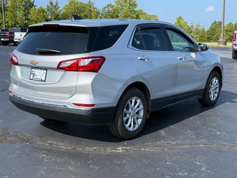 Chevrolet Equinox Vehicle Full-screen Gallery Image 3