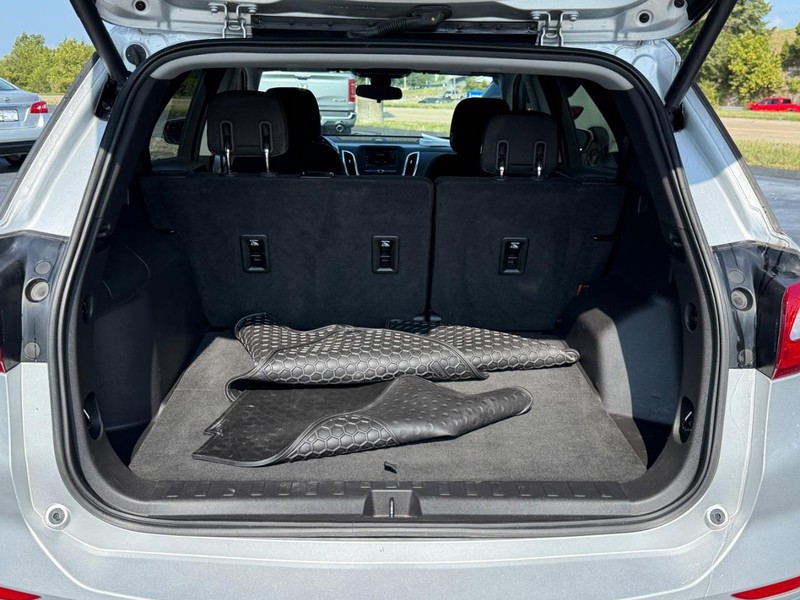 Chevrolet Equinox Vehicle Full-screen Gallery Image 4