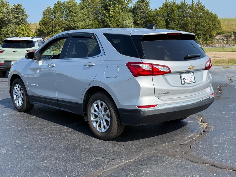 Chevrolet Equinox Vehicle Full-screen Gallery Image 7