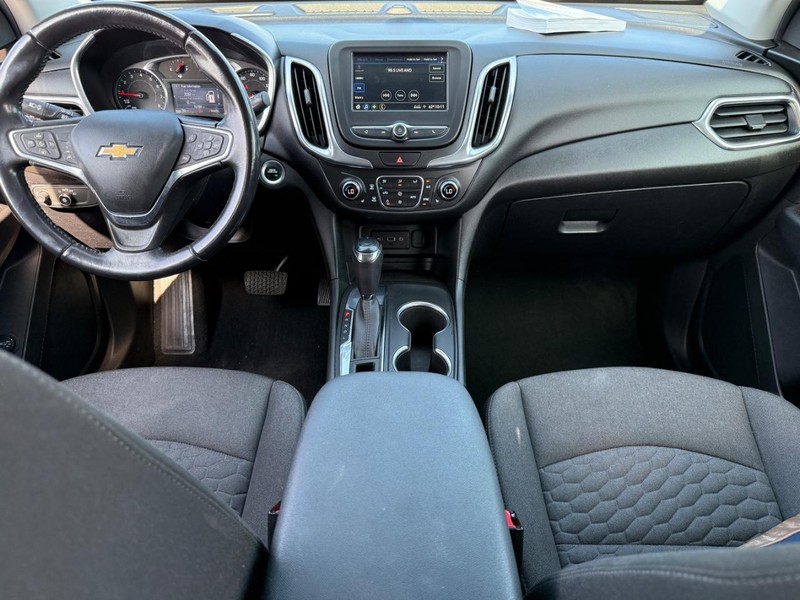 Chevrolet Equinox Vehicle Full-screen Gallery Image 12