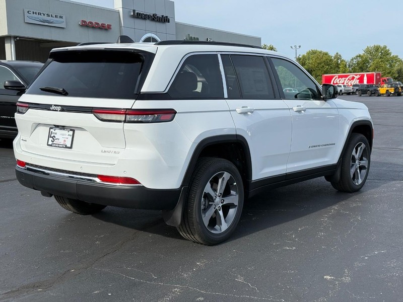 Jeep Grand Cherokee Vehicle Full-screen Gallery Image 3