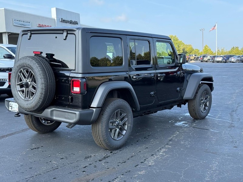 Jeep Wrangler Vehicle Full-screen Gallery Image 3