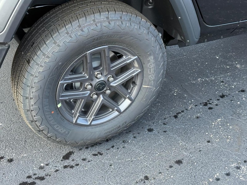 Jeep Wrangler Vehicle Full-screen Gallery Image 4