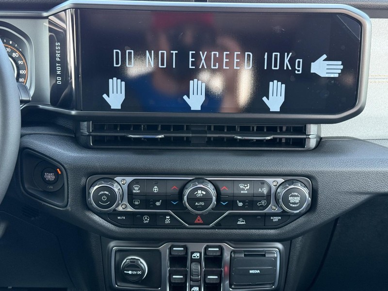 Jeep Wrangler Vehicle Full-screen Gallery Image 8