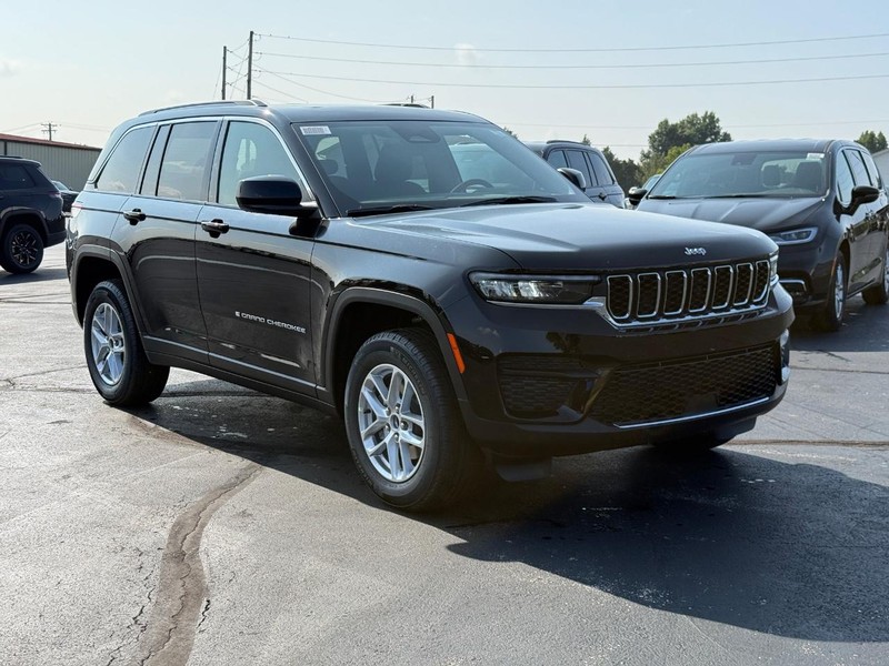 Jeep Grand Cherokee Vehicle Full-screen Gallery Image 2