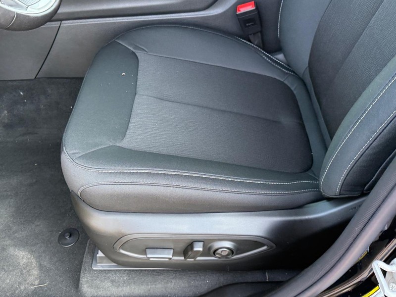 Jeep Grand Cherokee Vehicle Full-screen Gallery Image 10