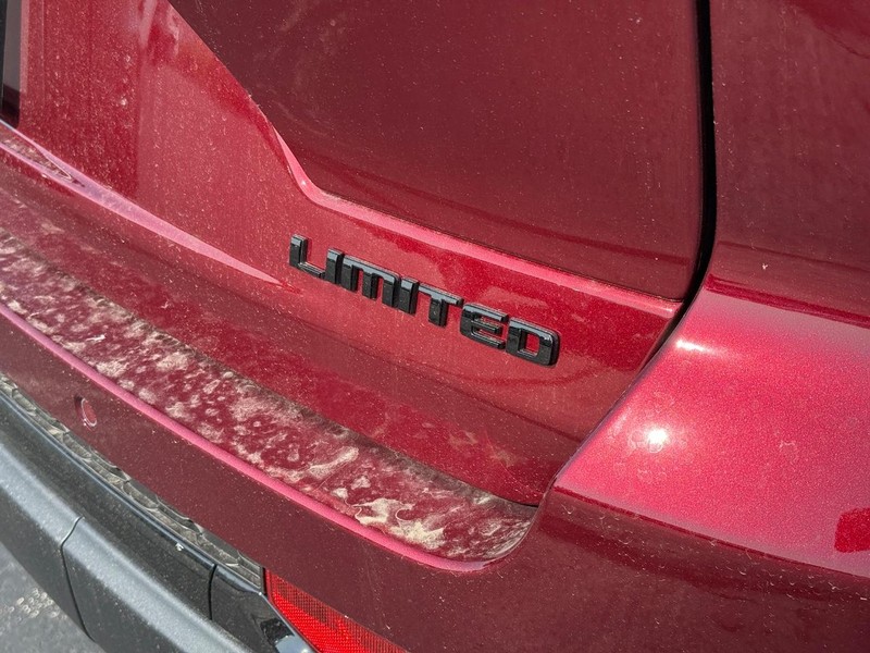 Jeep Grand Cherokee Vehicle Full-screen Gallery Image 4