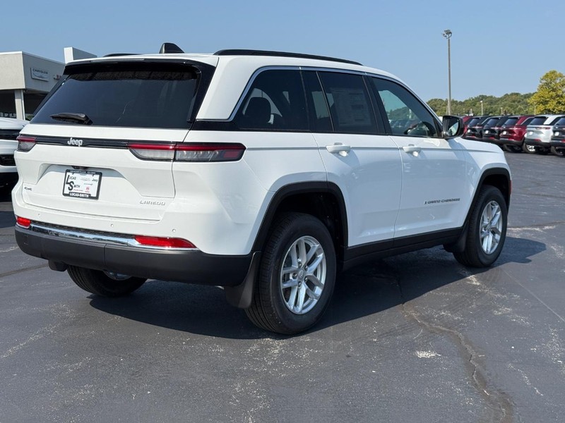 Jeep Grand Cherokee Vehicle Full-screen Gallery Image 3
