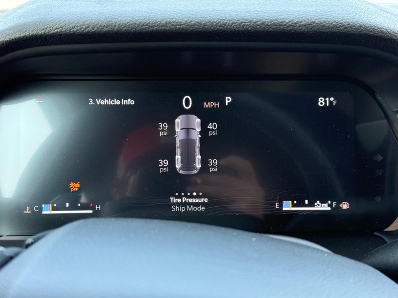 Jeep Grand Cherokee Vehicle Full-screen Gallery Image 15