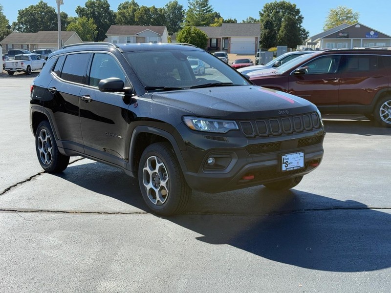 Jeep Compass Vehicle Full-screen Gallery Image 2