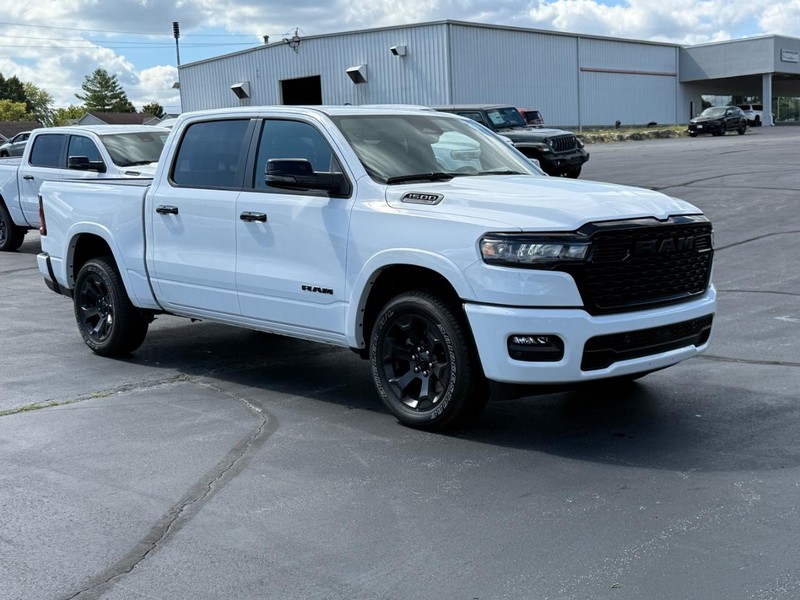 Ram 1500 Vehicle Full-screen Gallery Image 2