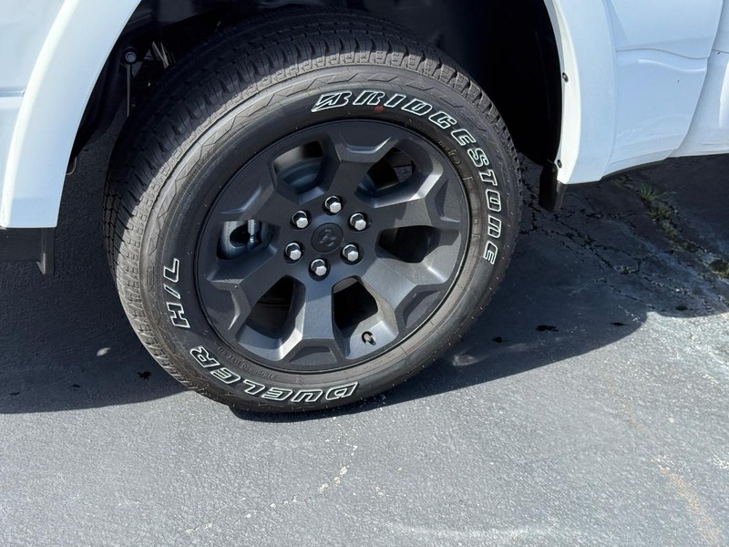 Ram 1500 Vehicle Full-screen Gallery Image 4