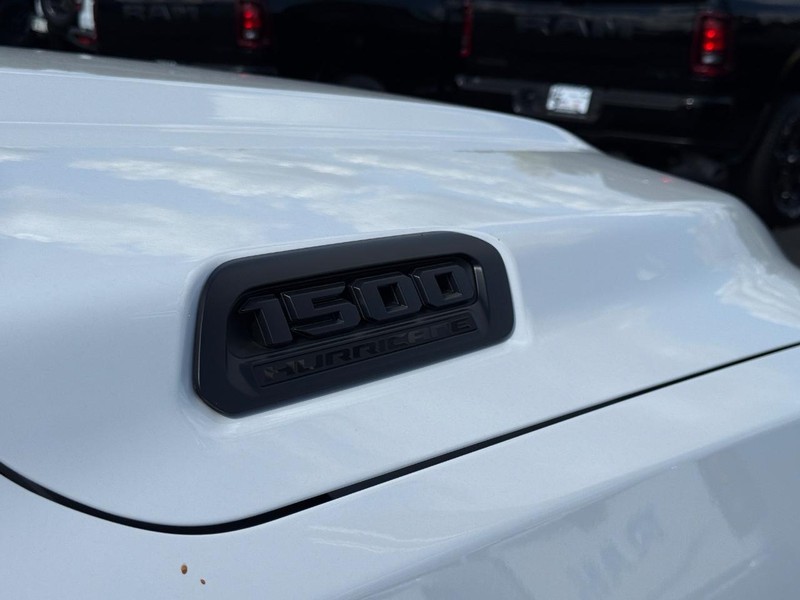 Ram 1500 Vehicle Full-screen Gallery Image 5