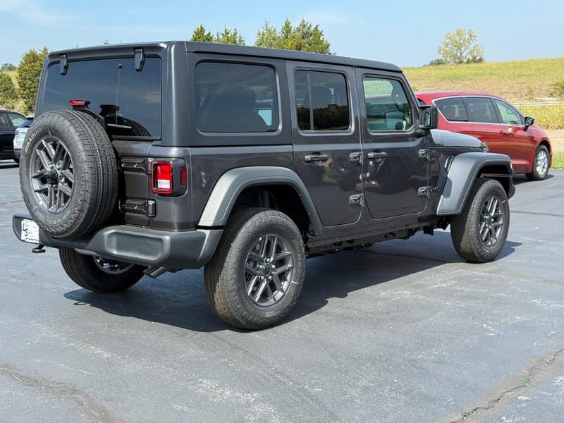 Jeep Wrangler Vehicle Full-screen Gallery Image 3