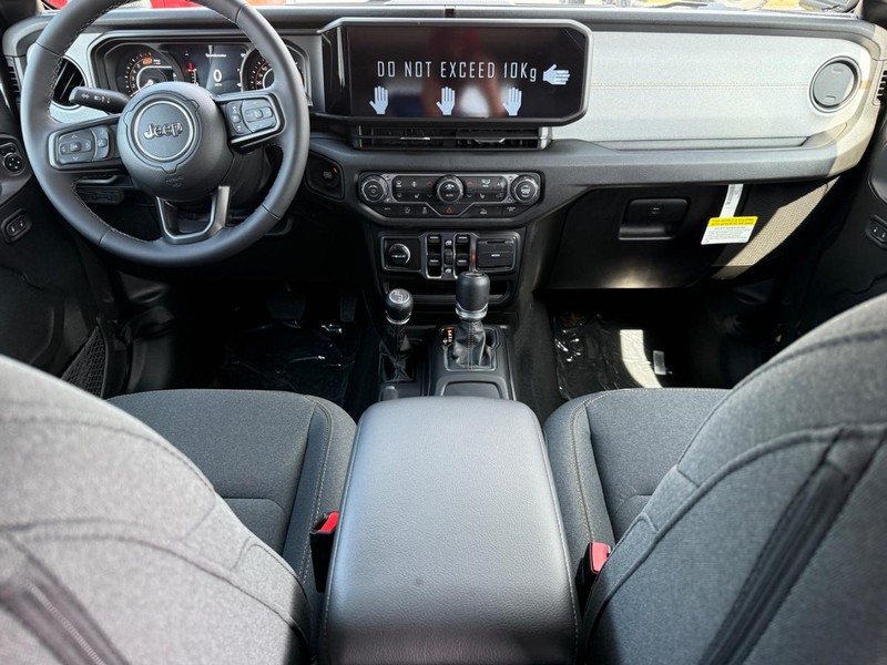 Jeep Wrangler Vehicle Full-screen Gallery Image 6