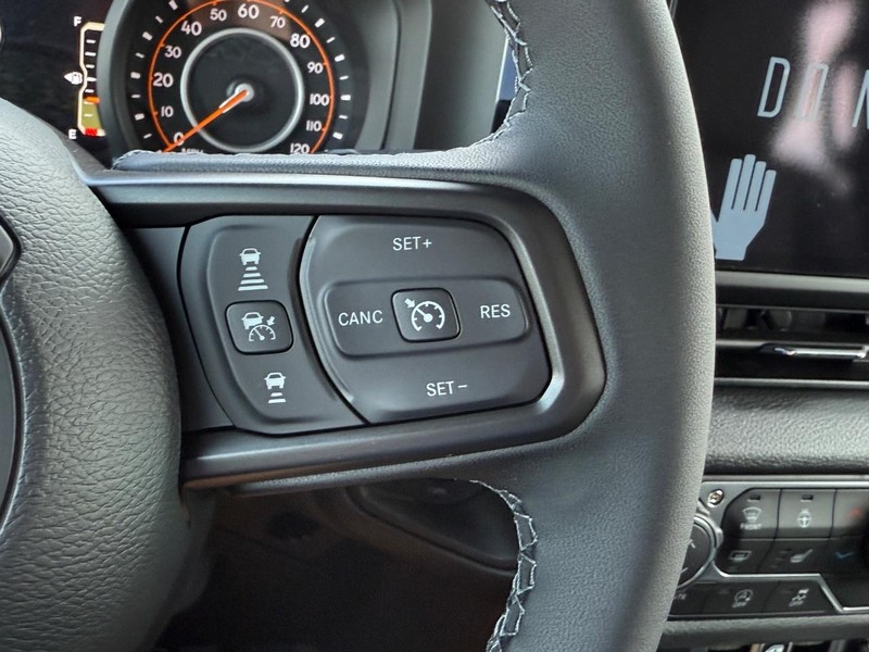 Jeep Wrangler Vehicle Full-screen Gallery Image 12