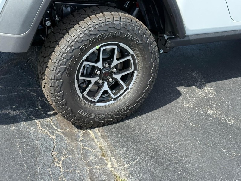 Jeep Gladiator Vehicle Full-screen Gallery Image 4