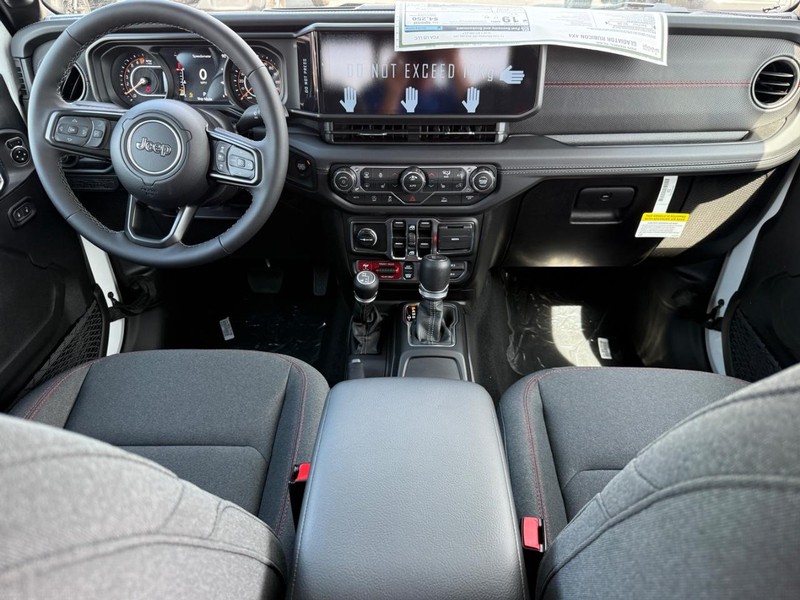 Jeep Gladiator Vehicle Full-screen Gallery Image 7