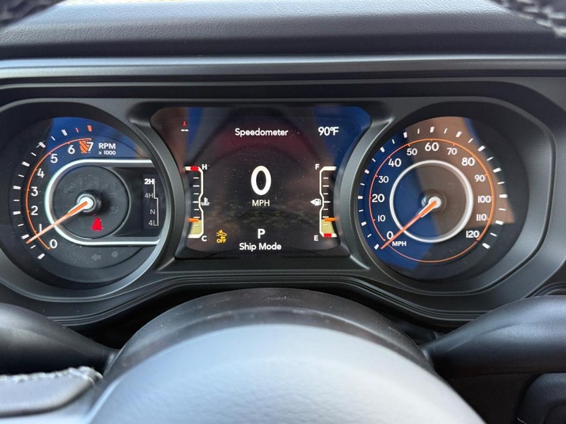 Jeep Gladiator Vehicle Full-screen Gallery Image 14