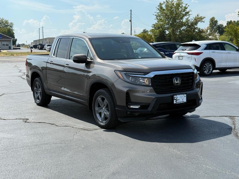 Honda Ridgeline Vehicle Full-screen Gallery Image 2