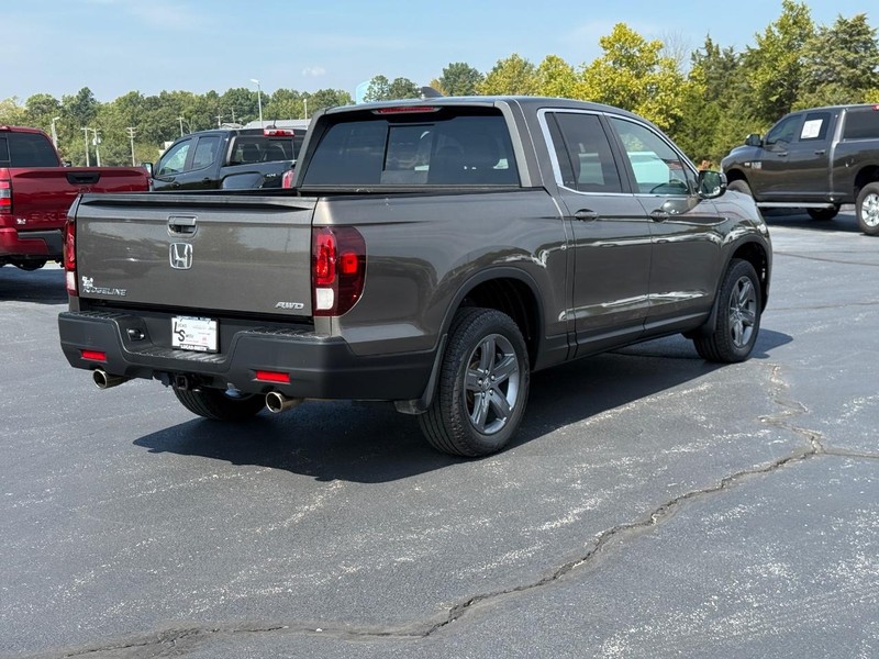 Honda Ridgeline Vehicle Full-screen Gallery Image 3