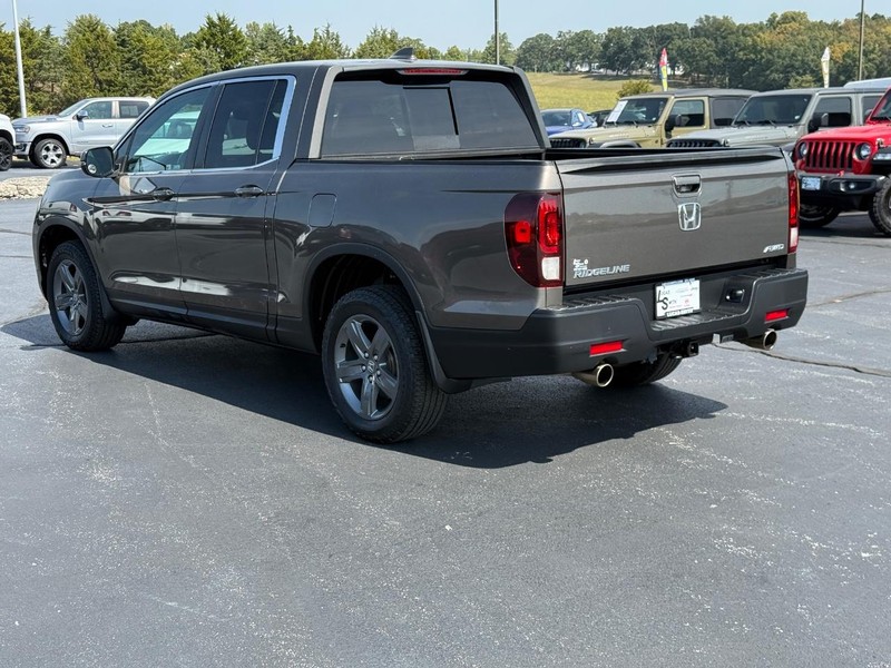 Honda Ridgeline Vehicle Full-screen Gallery Image 5