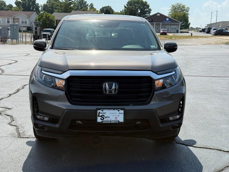 Honda Ridgeline Vehicle Full-screen Gallery Image 8