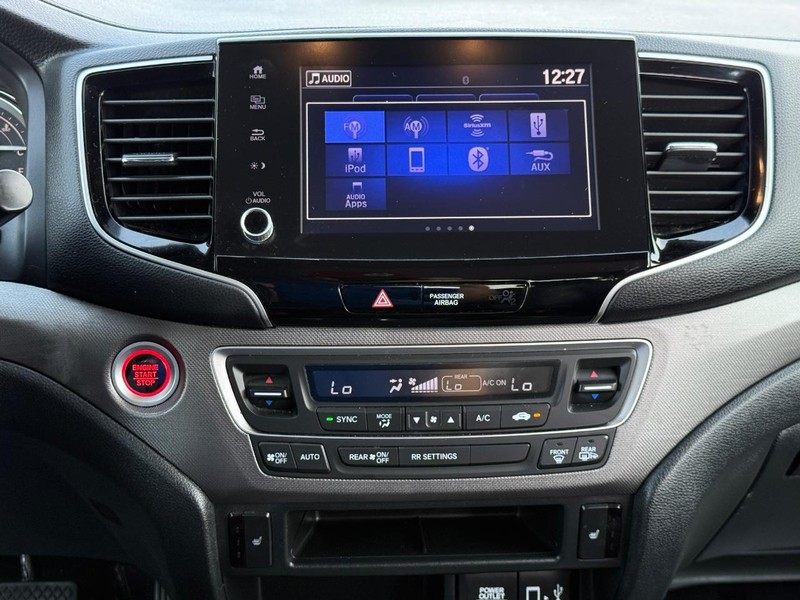 Honda Ridgeline Vehicle Full-screen Gallery Image 12