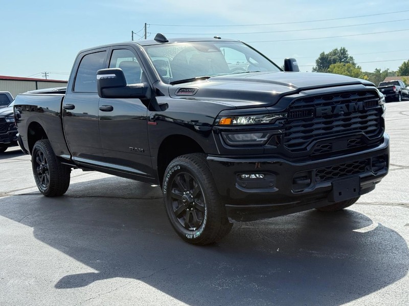 Ram 2500 Vehicle Full-screen Gallery Image 2