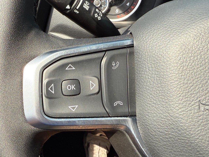 Ram 2500 Vehicle Full-screen Gallery Image 13