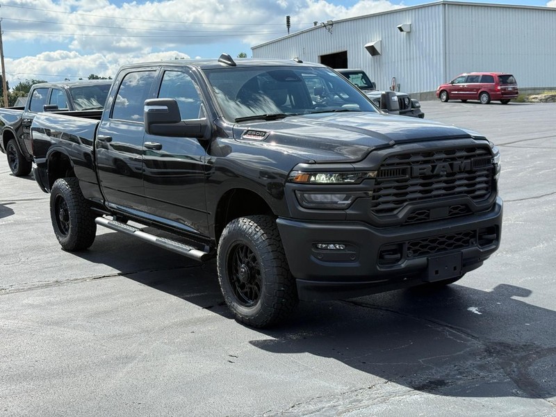 Ram 2500 Vehicle Full-screen Gallery Image 2