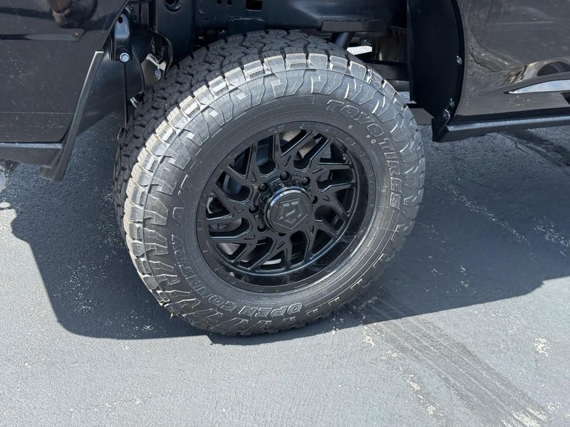 Ram 2500 Vehicle Full-screen Gallery Image 4