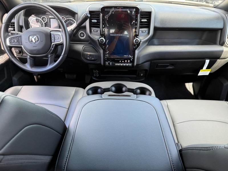 Ram 2500 Vehicle Full-screen Gallery Image 6