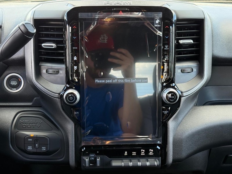 Ram 2500 Vehicle Full-screen Gallery Image 8