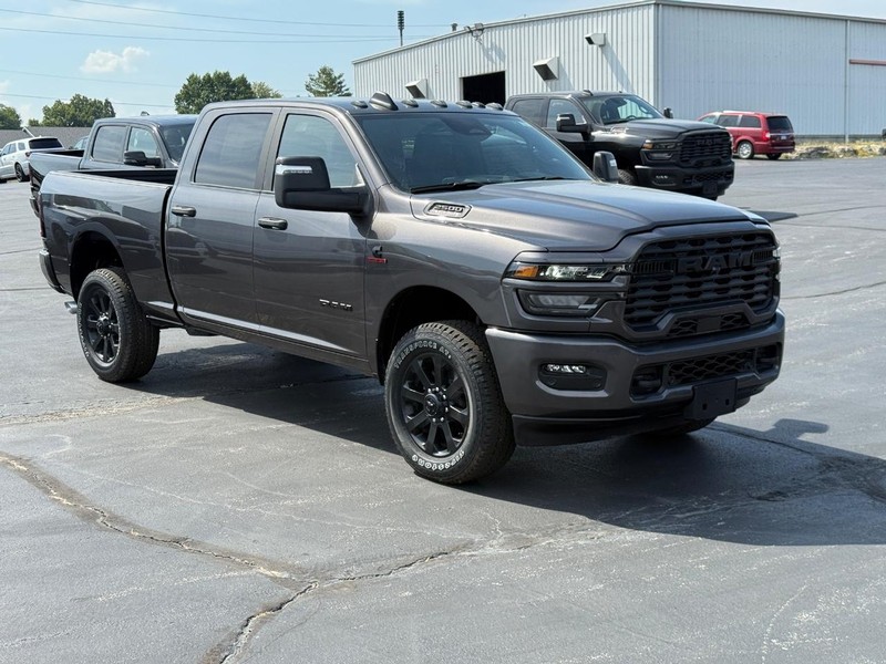 Ram 2500 Vehicle Full-screen Gallery Image 2