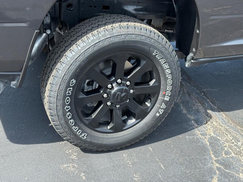 Ram 2500 Vehicle Full-screen Gallery Image 6