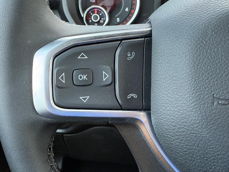 Ram 2500 Vehicle Full-screen Gallery Image 13