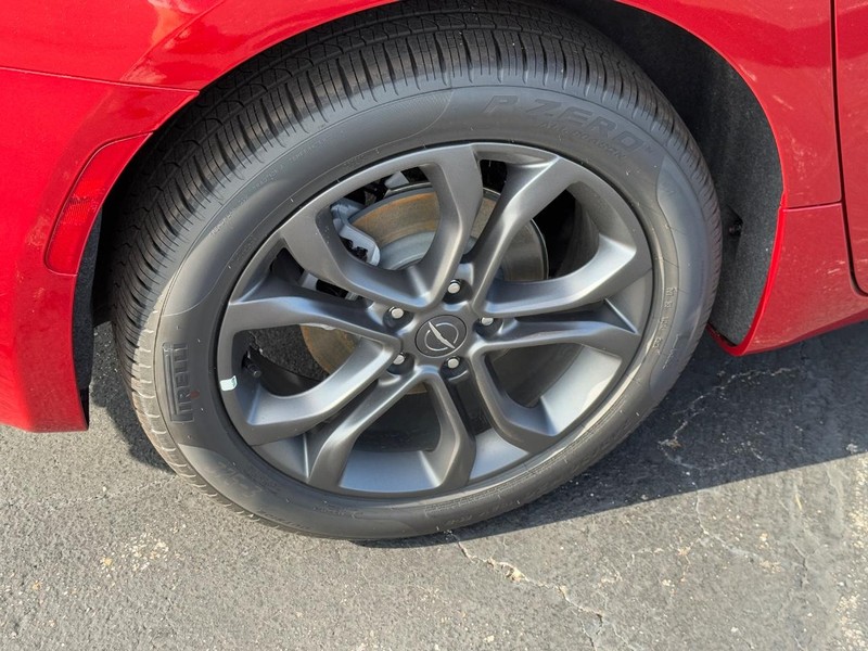 Chrysler Pacifica Vehicle Full-screen Gallery Image 4