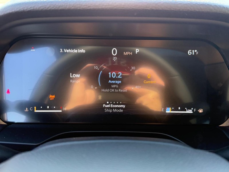 Jeep Grand Cherokee L Vehicle Full-screen Gallery Image 14