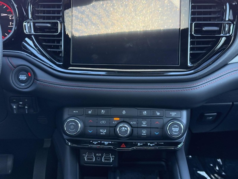 Dodge Durango Vehicle Full-screen Gallery Image 10