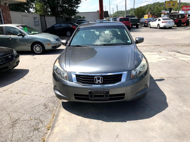 Honda Accord Sedan Vehicle Full-screen Gallery Image 2