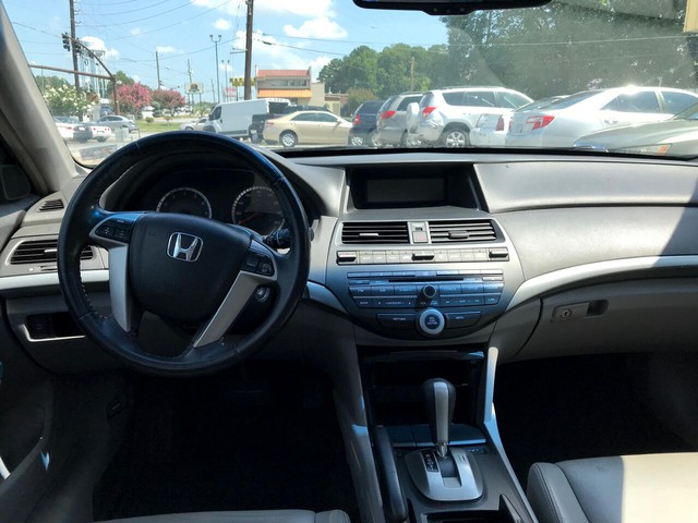 Honda Accord Sedan Vehicle Full-screen Gallery Image 13