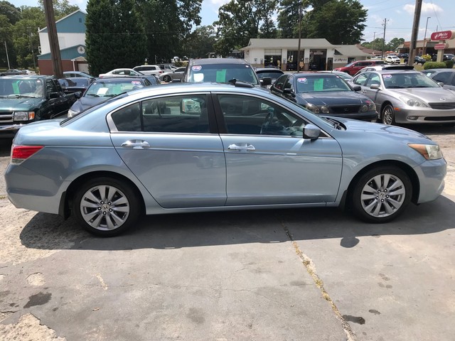 Honda Accord Sedan Vehicle Full-screen Gallery Image 4