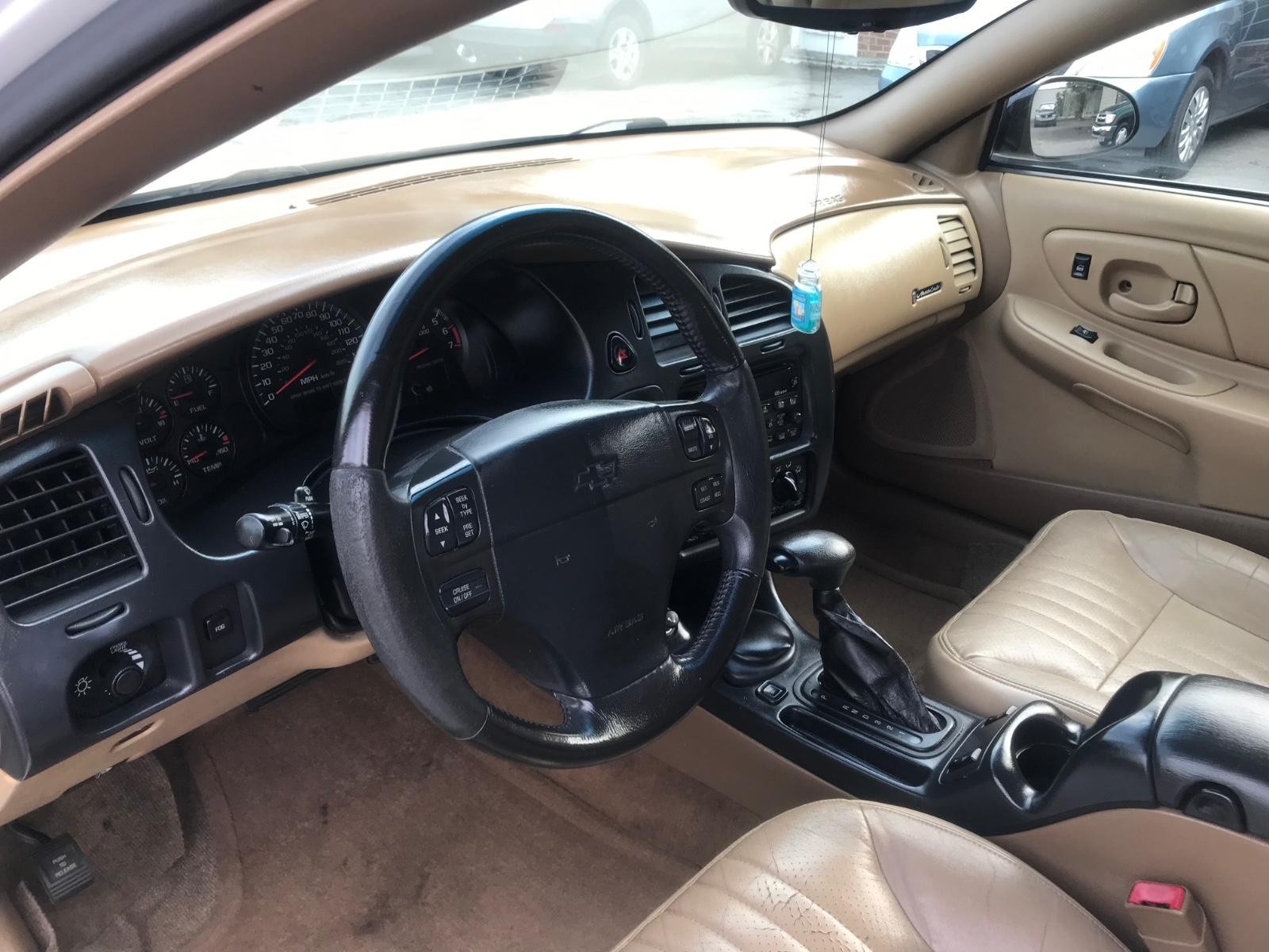 Chevrolet Monte Carlo Vehicle Full-screen Gallery Image 11