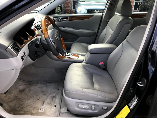 Lexus ES 330 Vehicle Full-screen Gallery Image 8