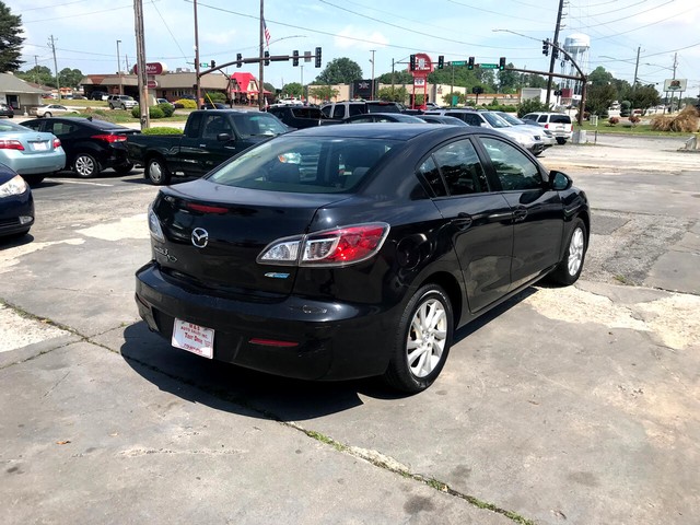 Mazda Mazda3 Sedan Vehicle Full-screen Gallery Image 5
