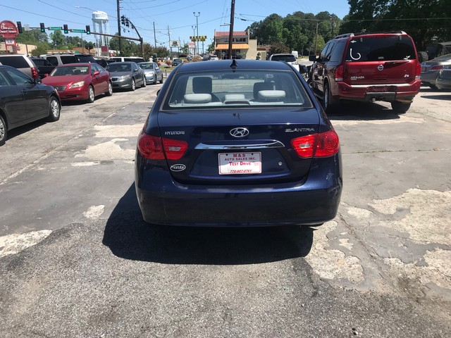 Hyundai Elantra Vehicle Full-screen Gallery Image 6