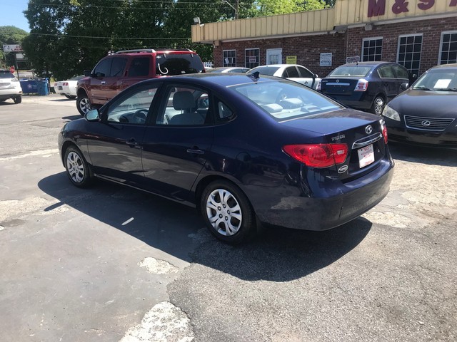 Hyundai Elantra Vehicle Full-screen Gallery Image 7