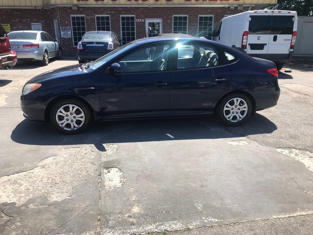 Hyundai Elantra Vehicle Full-screen Gallery Image 8