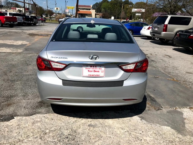 Hyundai Sonata Vehicle Full-screen Gallery Image 6